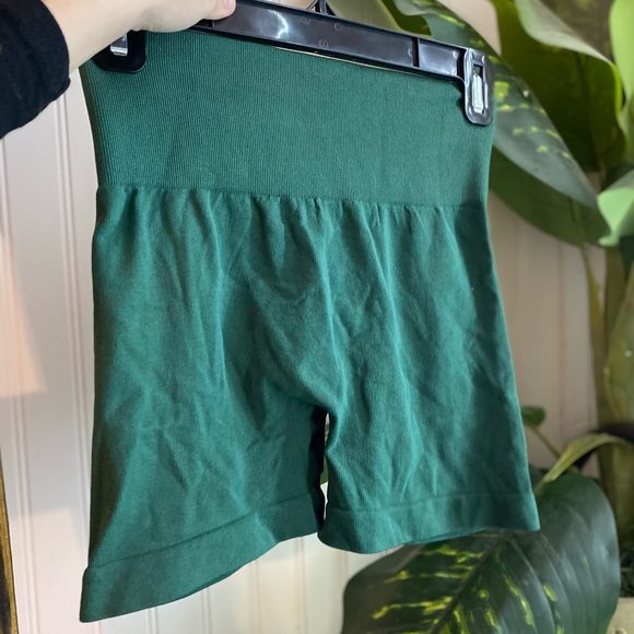 📌Bundle of 3 Gym Wear - Picture 2 of 12